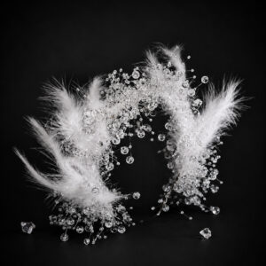Retro style feather headband with exaggerate
